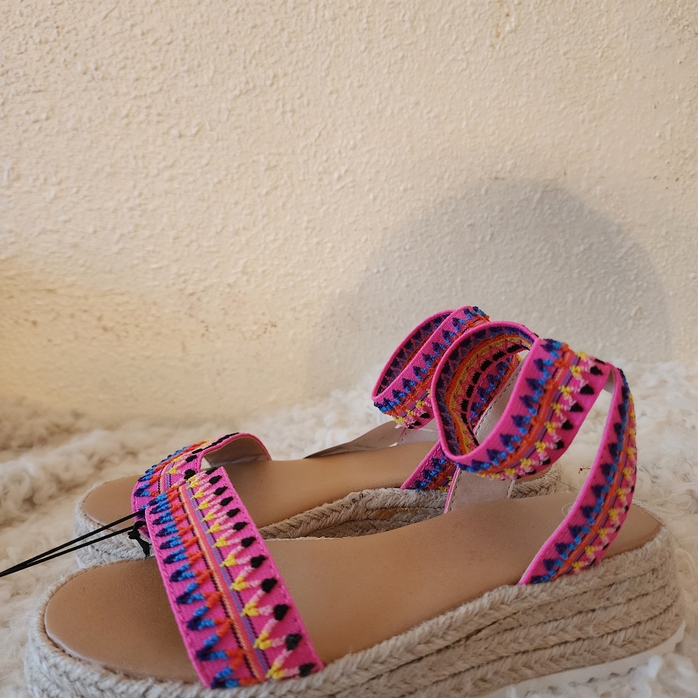 Sandals - Picture 5 of 9